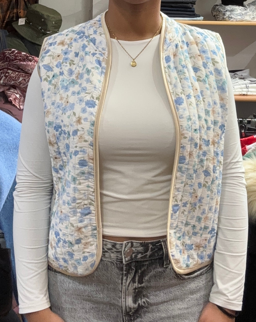 Gilet matelassé fleuri