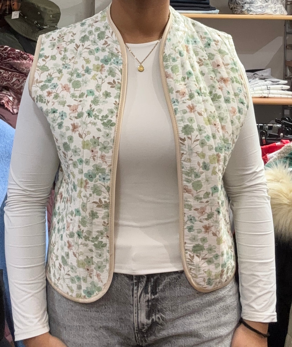 Gilet matelassé fleuri