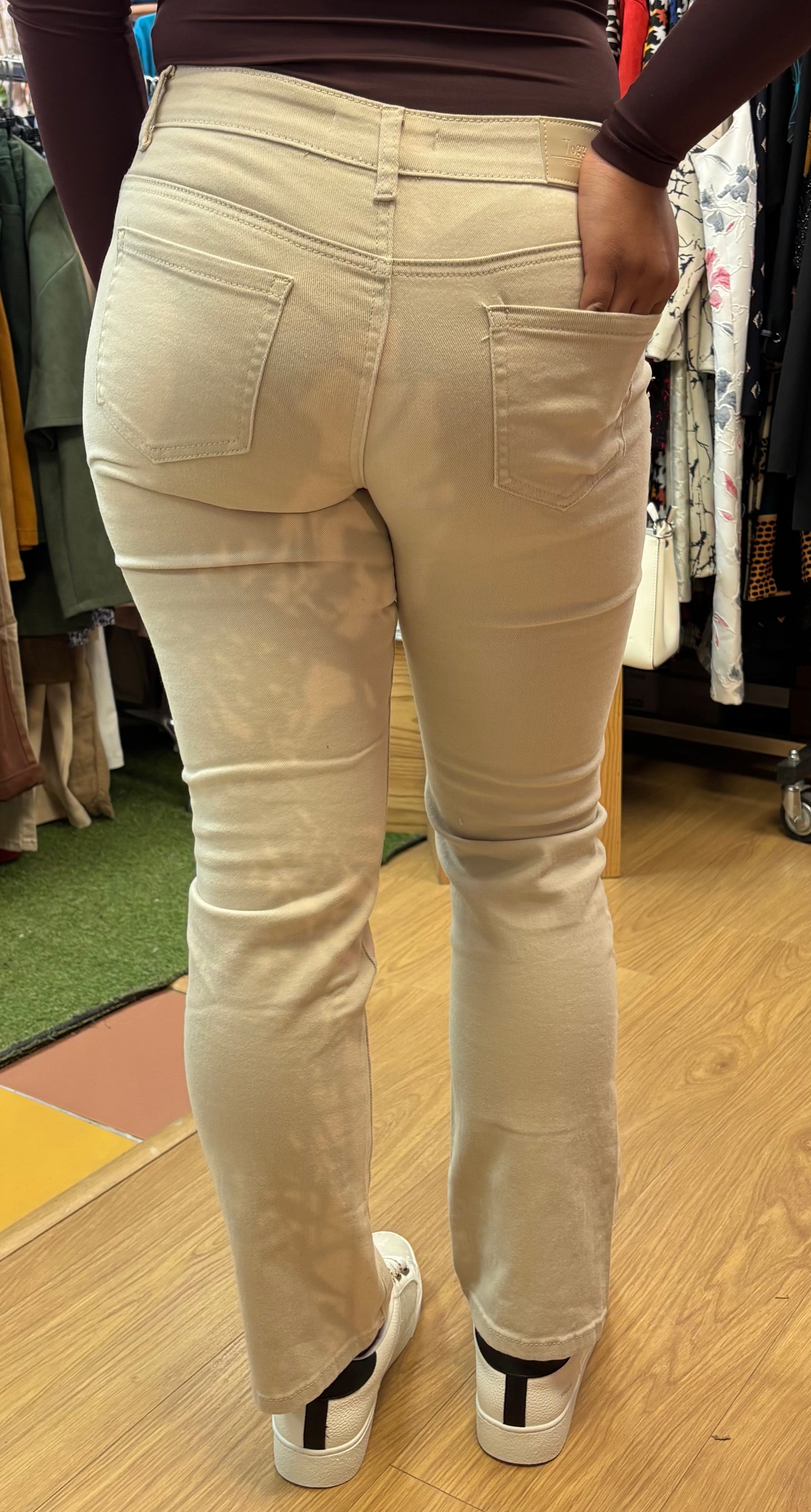 Jean beige coupe droite