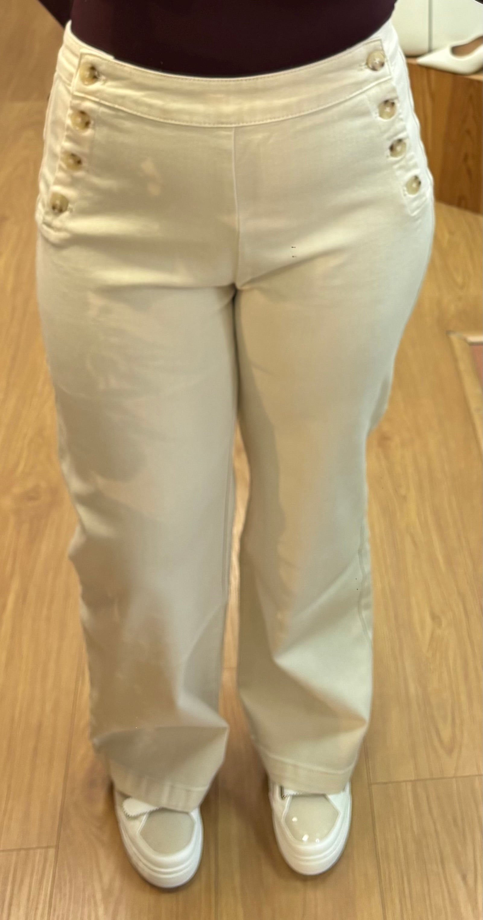 Jean beige à bouton esprit marin