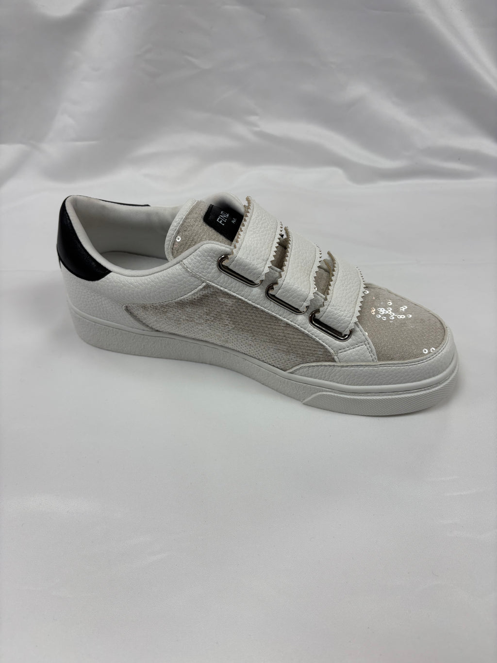 Baskets scratch blanches et noirs