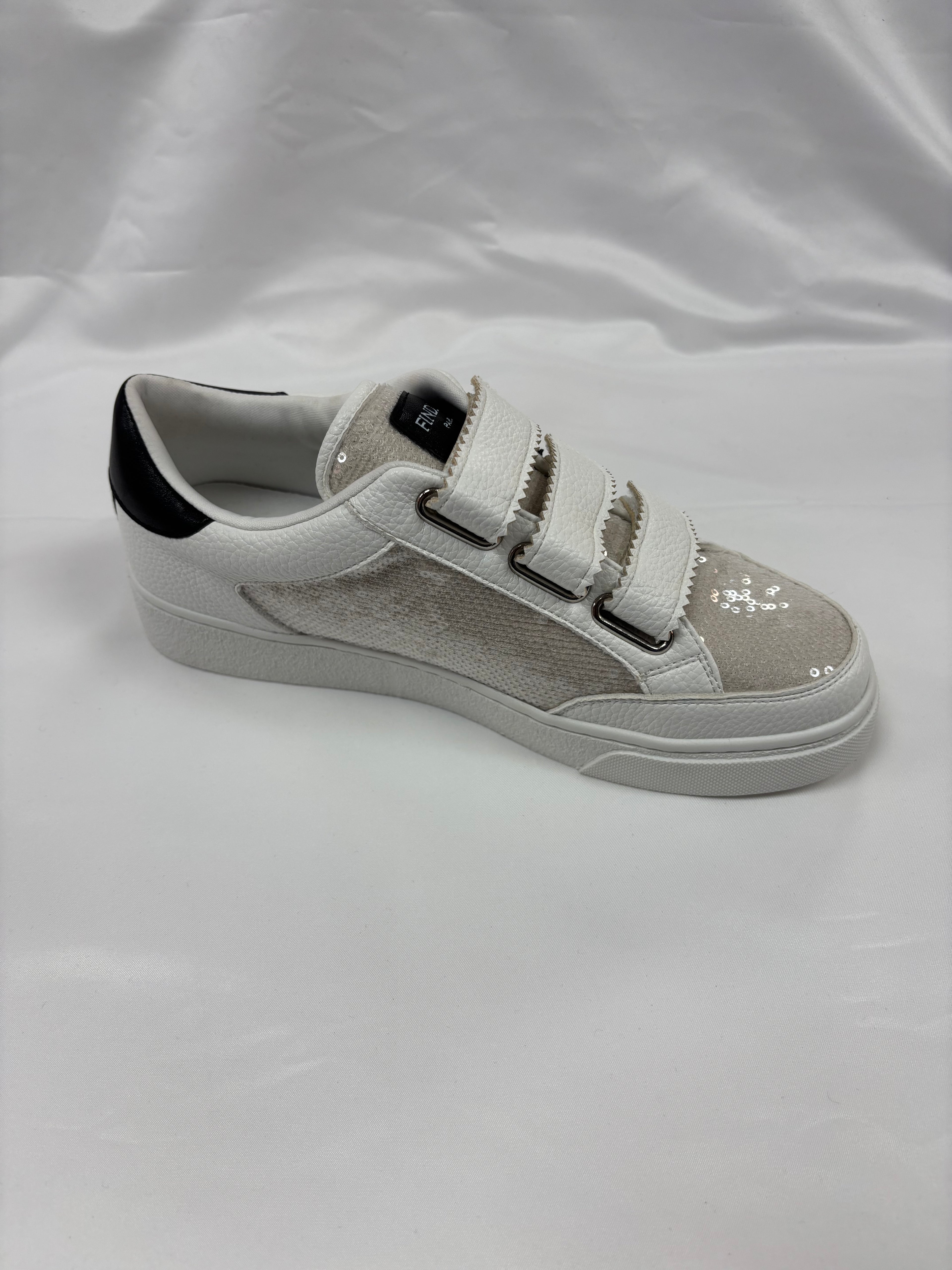 Baskets scratch blanches et noirs