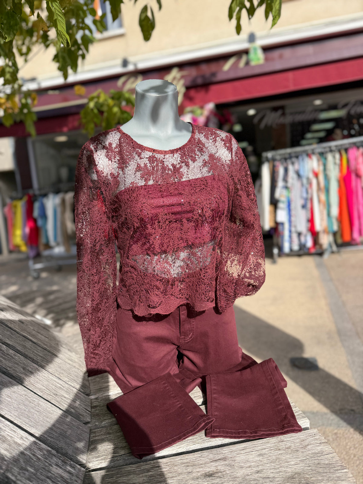 Haut dentelle bordeaux manches longues