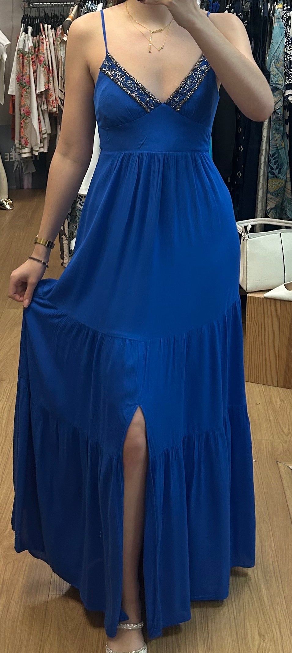 Robe longue bleue dos noué