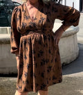 Robe marron fleurie (grande taille)