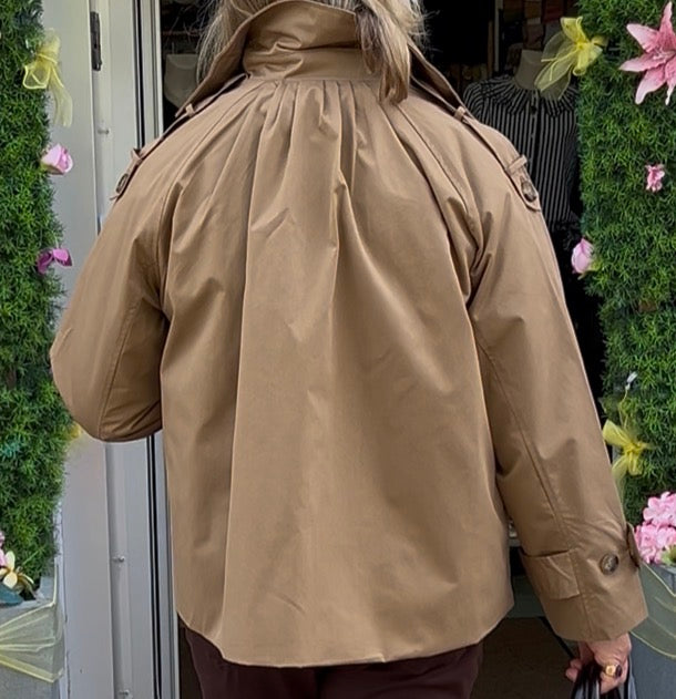 Veste courte beige esprit trench
