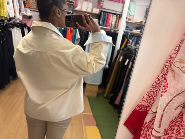 Veste crème à détails fantaisie